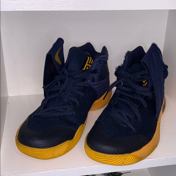 Nike Other - ⏰ SÚPER SALE ⏰ KYRIE 2 Sneakers Size 13